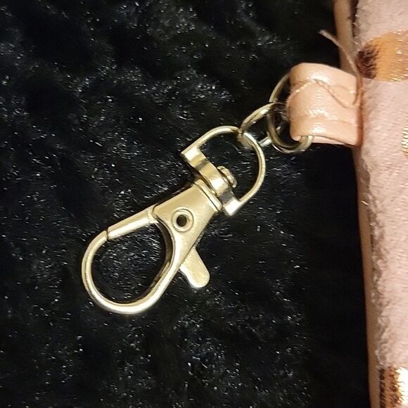 Cheetah 🎄print makeup bag. NWOT - Picture 4 of 4